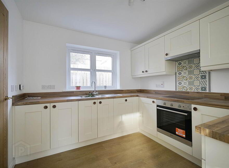 17 Lyle Road, Ballyholme, Bangor, BT20 5LU
