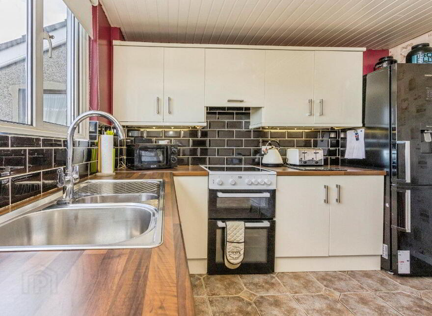 80 Tirowen Drive, Lisburn, BT28 1RY