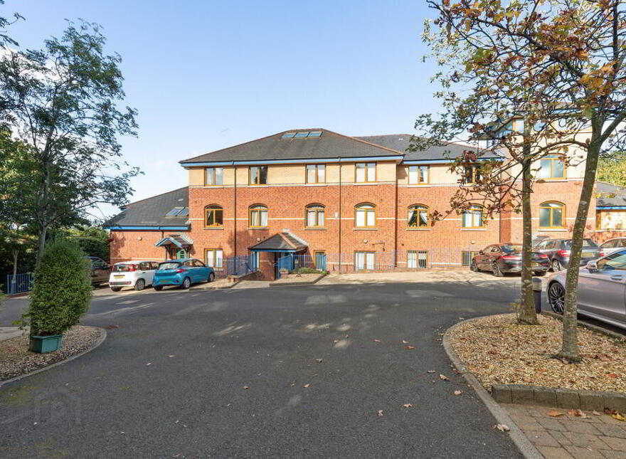 2 Oakhill, Castlereagh, Belfast, BT5 7GS photo