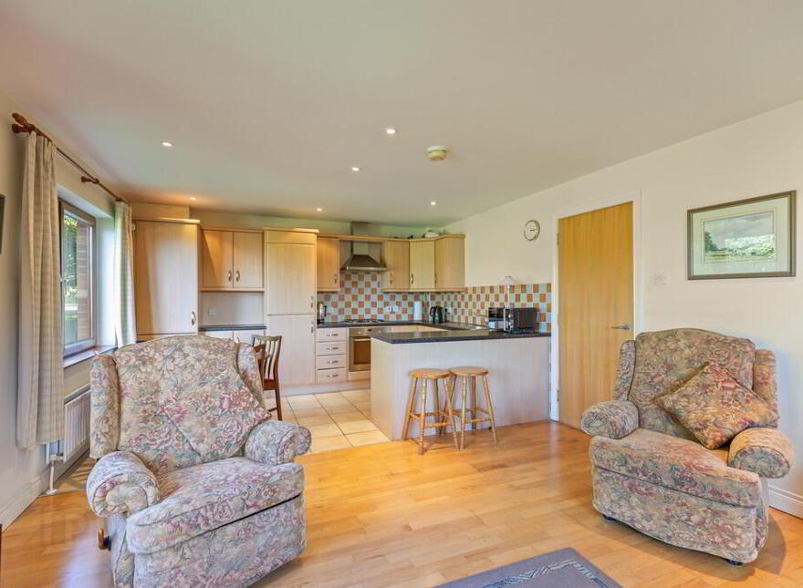 2 Oakhill, Castlereagh, Belfast, BT5 7GS