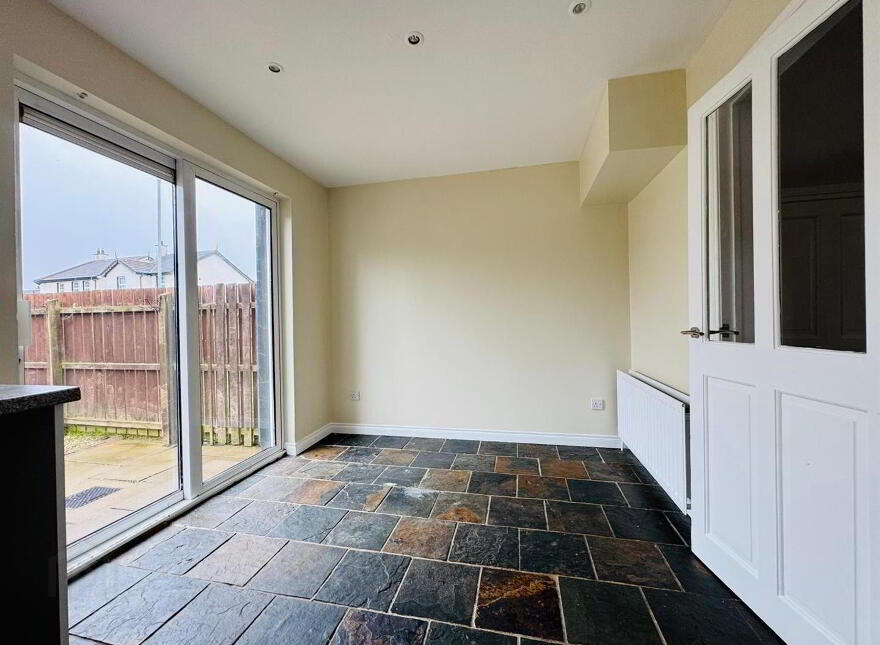 28 Braden Heights, Rathcoole, Newtownabbey, BT37 9BB