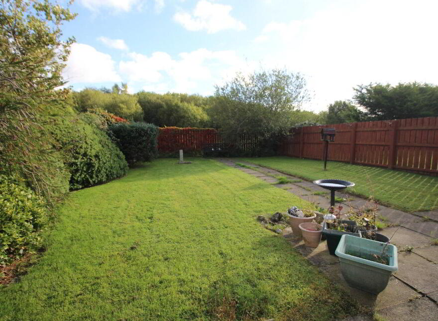 25 Brackenridge Close, Carrickfergus, BT38 8FS