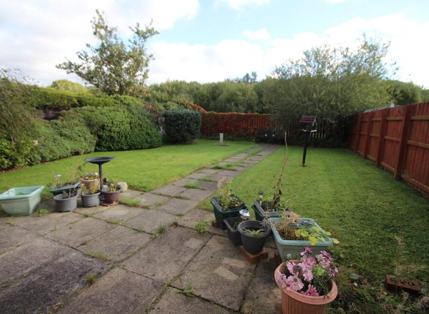 25 Brackenridge Close, Carrickfergus, BT38 8FS
