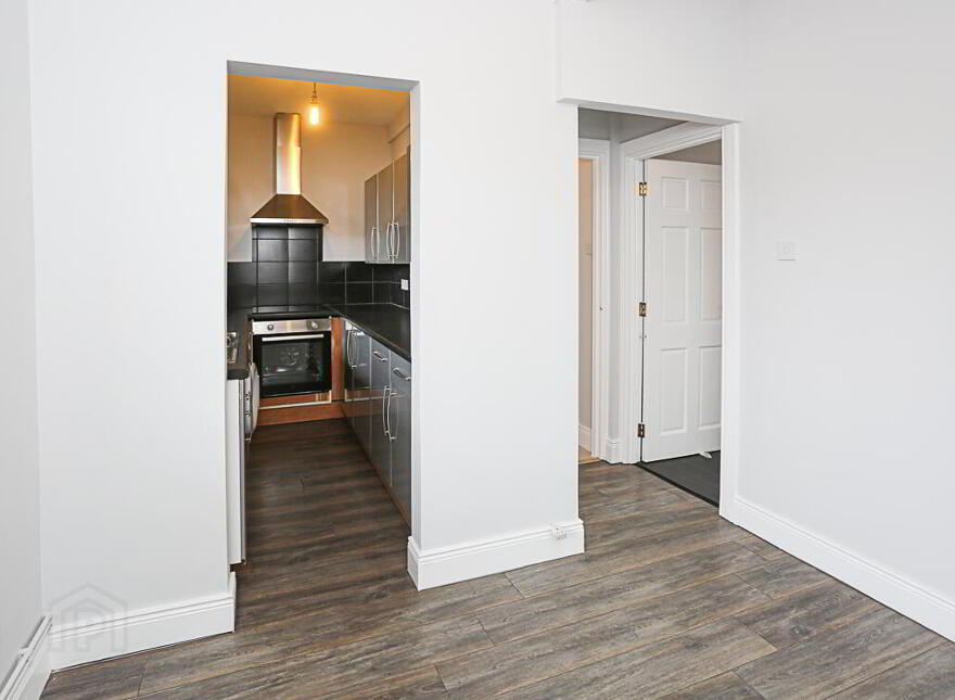 32 Hillview Place, Holywood, BT18 9DL