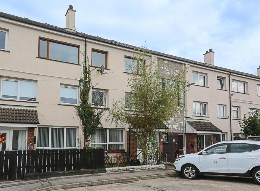 32 Hillview Place, Holywood, BT18 9DL