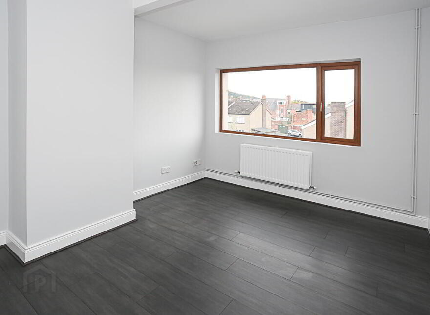 32 Hillview Place, Holywood, BT18 9DL