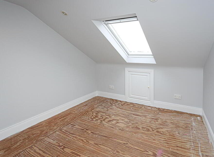 32 Hillview Place, Holywood, BT18 9DL