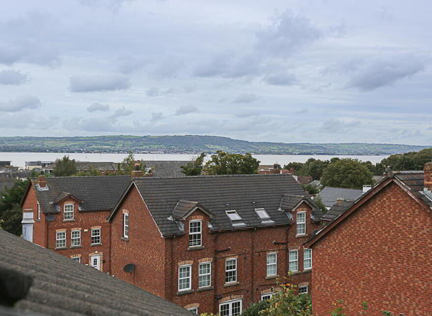 32 Hillview Place, Holywood, BT18 9DL