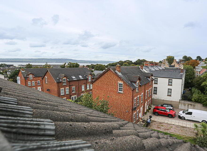 32 Hillview Place, Holywood, BT18 9DL