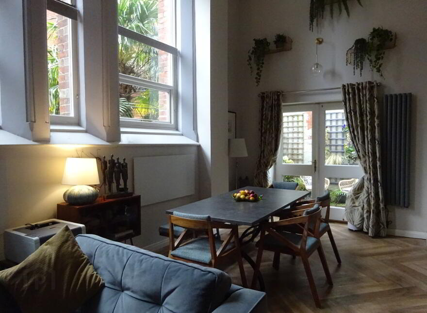 10 Rossmore Apartments, 48 Rossmore Drive, Belfast, BT7 3LA photo