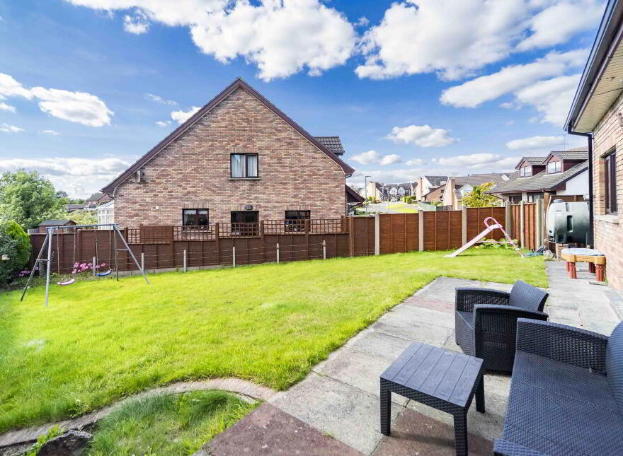 49 The Spires, Dromore, BT25 1QE