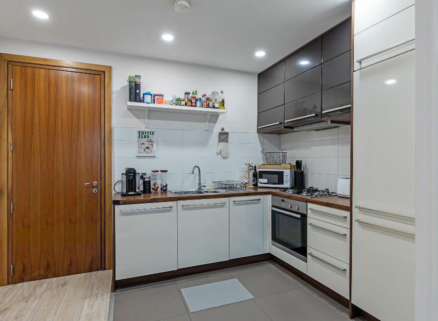 3.08 Queens Road, Belfast, BT3 9FJ