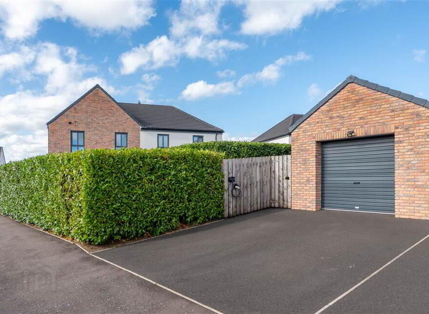 36 Castlegate, Galgorm, Ballymena, BT42 1SD