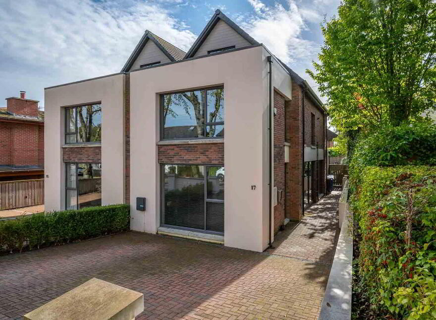 17 Knockburn Park, Belfast, BT5 7AY