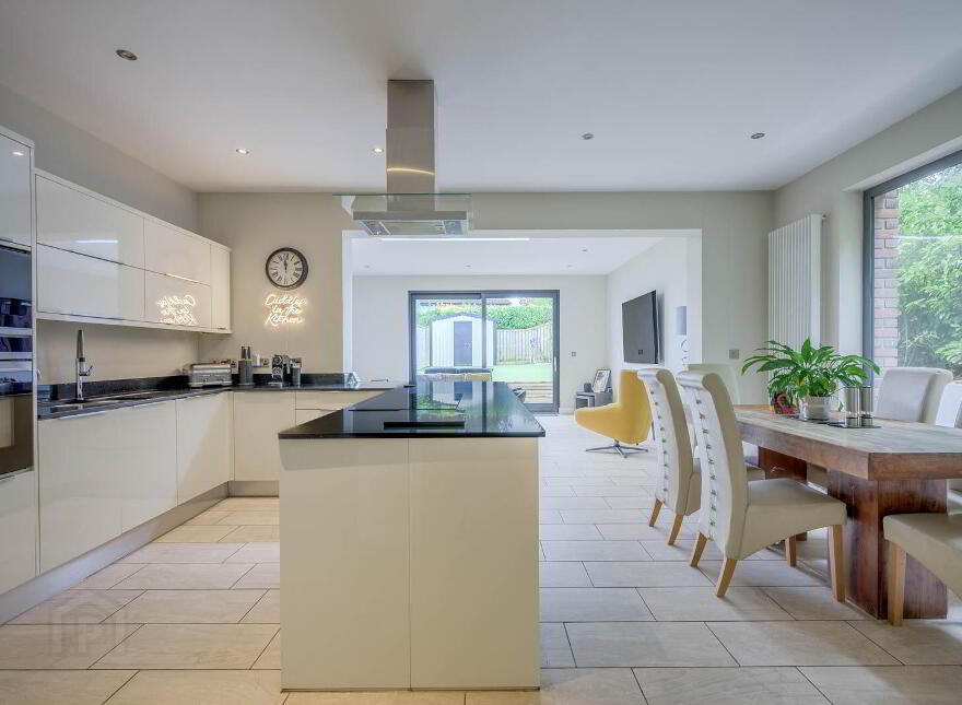 17 Knockburn Park, Belfast, BT5 7AY