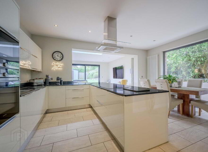 17 Knockburn Park, Belfast, BT5 7AY