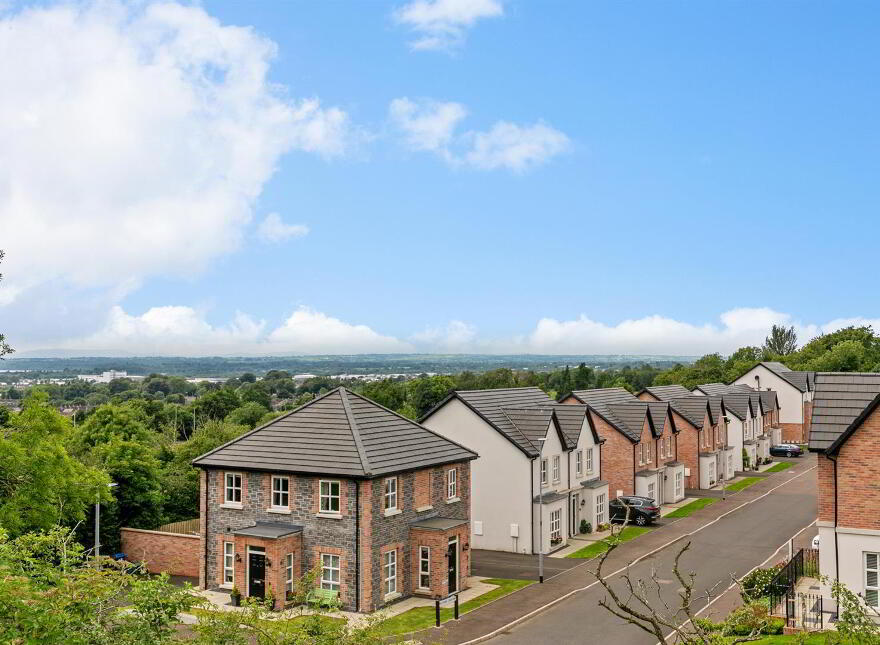 31 Ballyveigh Gardens, Antrim, BT41 2FH