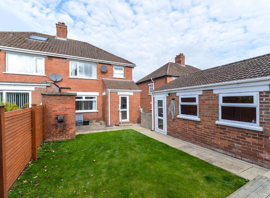 39 Moyne Park, Belfast, BT5 7QT