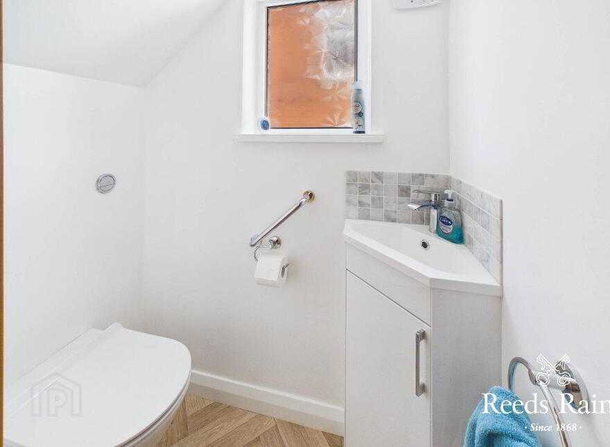 39 Moyne Park, Belfast, BT5 7QT
