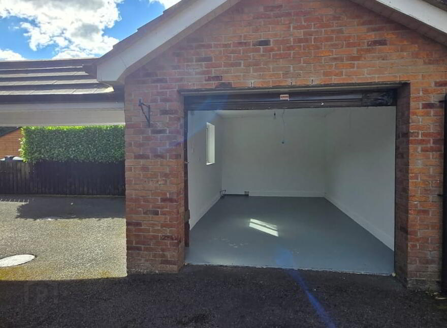 42 Meadowcroft, Dromore, Omagh, BT78 3JA