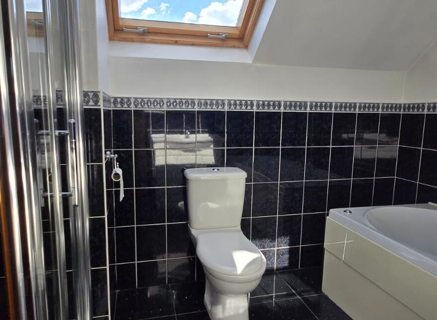 42 Meadowcroft, Dromore, Omagh, BT78 3JA