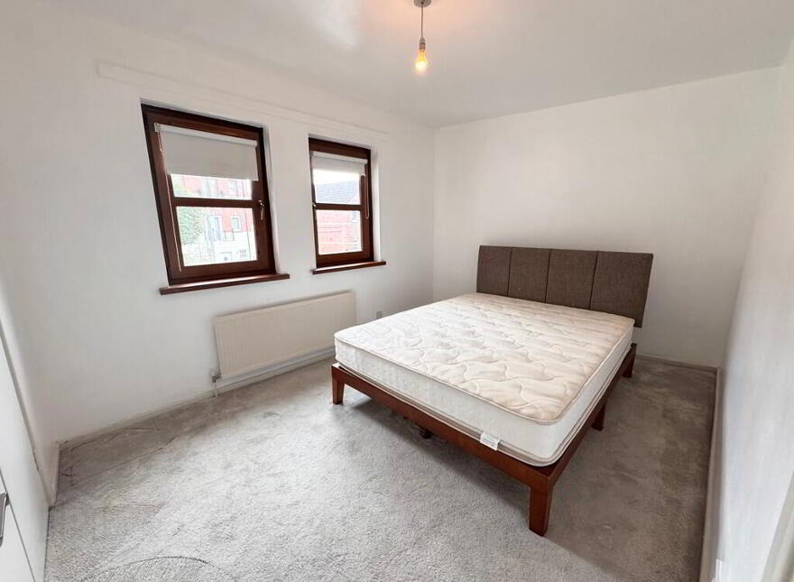 25 Ferndale Court, Lisburn Road, Belfast, BT9 7EE