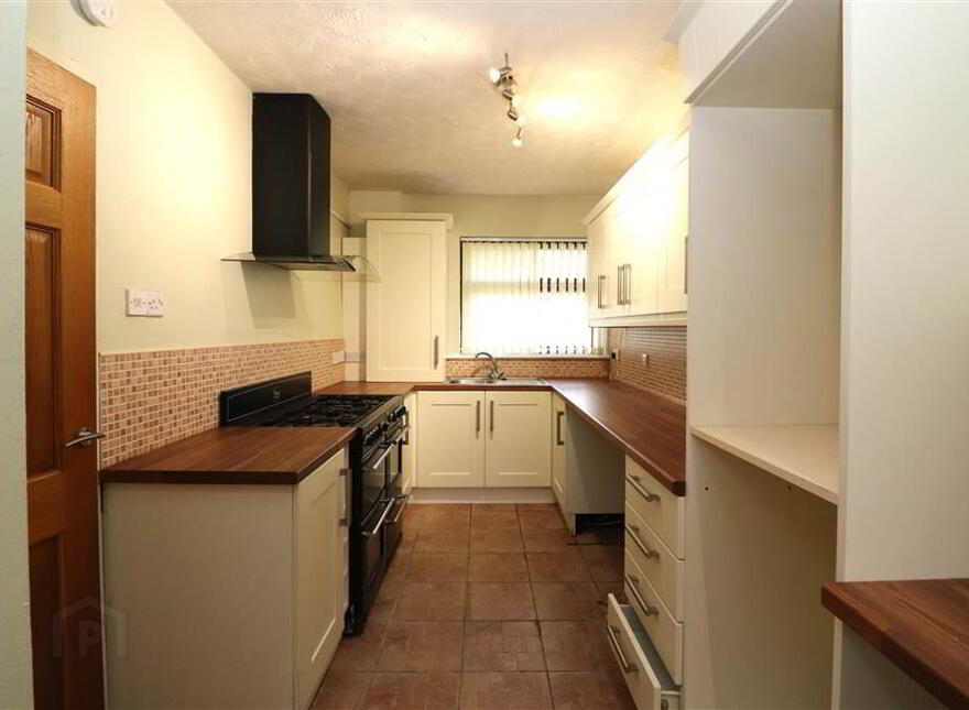 2 Grovehill Avenue, Low Road, Lisburn, BT27 4YG