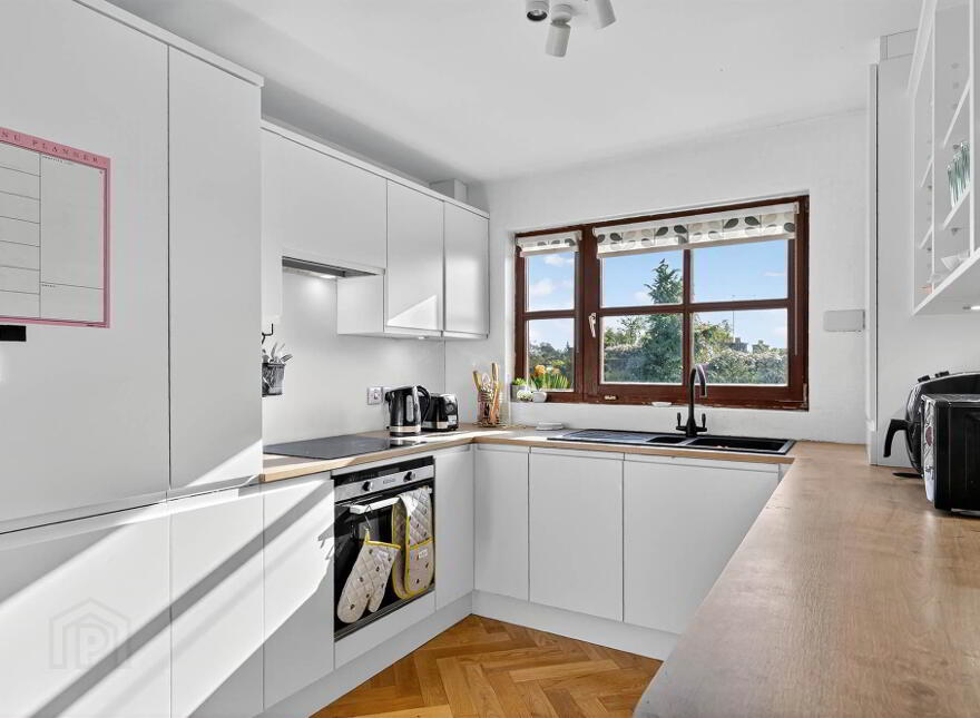 Apt 20, Cleaver Court, Belfast, BT9 5LX