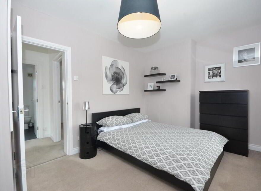 4 Ravenhill Avenue, Belfast, BT6 8LG