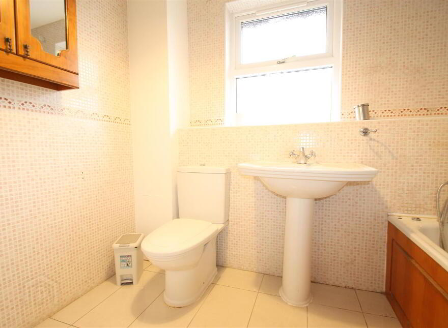 35 Lisburn Street, Ballynahinch, BT24 8BD