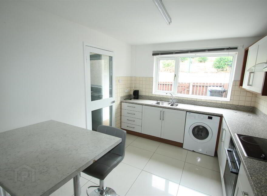 35 Lisburn Street, Ballynahinch, BT24 8BD