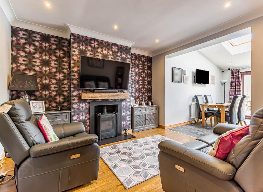 27 Causeway End Road, Lisburn, BT28 1UB
