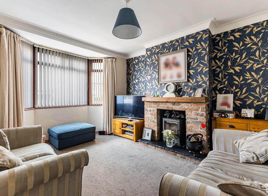 27 Causeway End Road, Lisburn, BT28 1UB