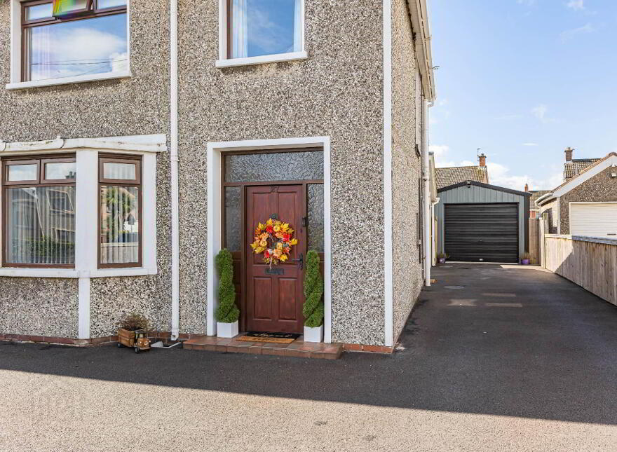 27 Causeway End Road, Lisburn, BT28 1UB