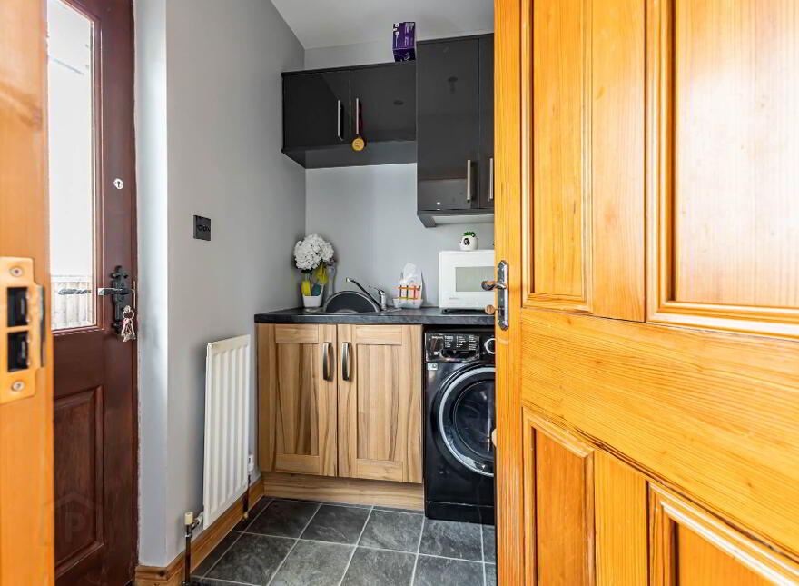 27 Causeway End Road, Lisburn, BT28 1UB