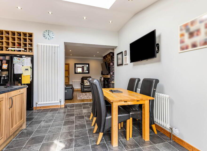 27 Causeway End Road, Lisburn, BT28 1UB