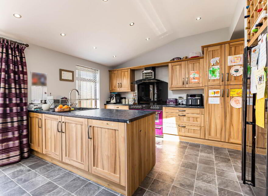 27 Causeway End Road, Lisburn, BT28 1UB