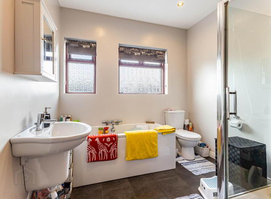 27 Causeway End Road, Lisburn, BT28 1UB