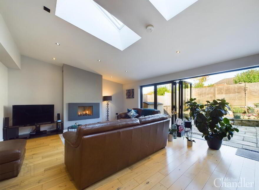 63 Martinville Park, Belfast, BT8 7JH
