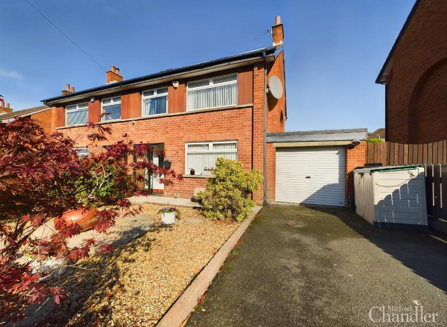 63 Martinville Park, Belfast, BT8 7JH photo