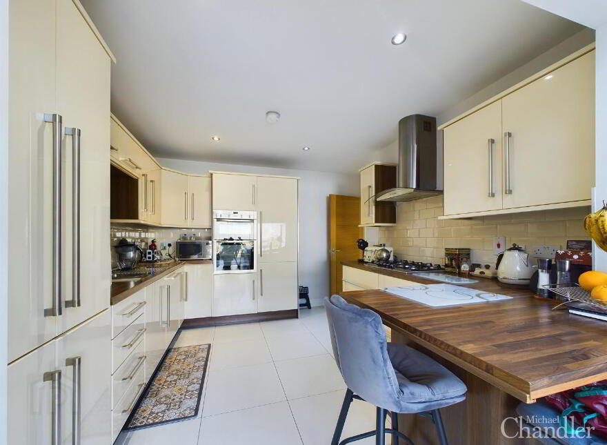 63 Martinville Park, Belfast, BT8 7JH