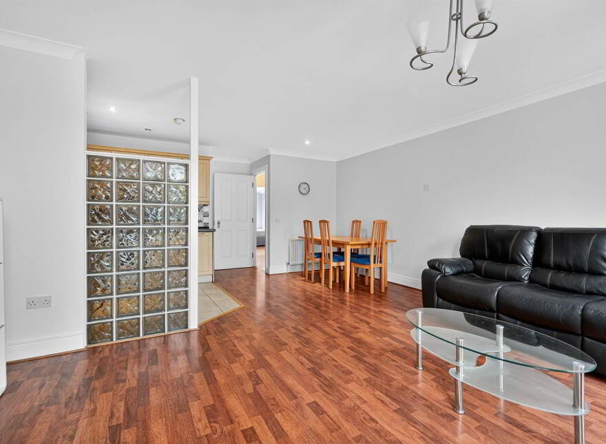 Apt 9, 23 Rugby Parade, Belfast, BT7 1PY