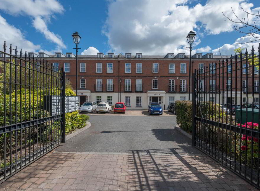 Apt 9, 23 Rugby Parade, Belfast, BT7 1PY