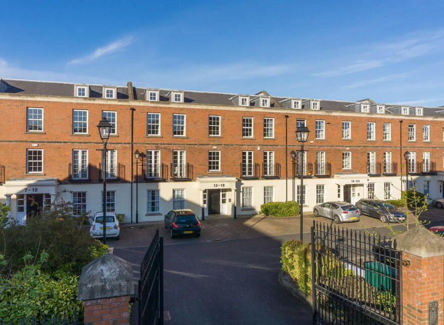 Apt 9, 23 Rugby Parade, Belfast, BT7 1PY