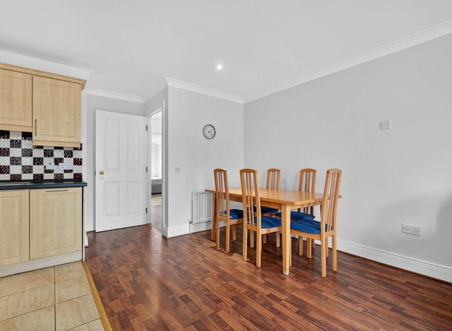 Apt 9, 23 Rugby Parade, Belfast, BT7 1PY