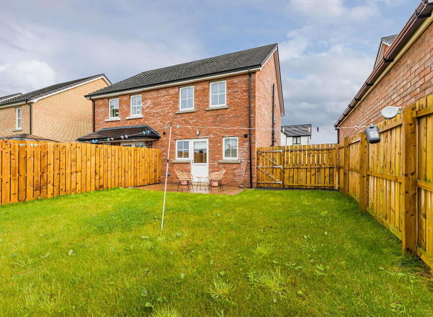 55 Sir Richard Wallace Gardens, Lisburn, BT28 3FL