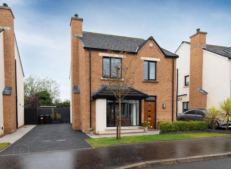 38 Chantry Gardens, Greenisland, Carrickfergus, BT38 8GE photo