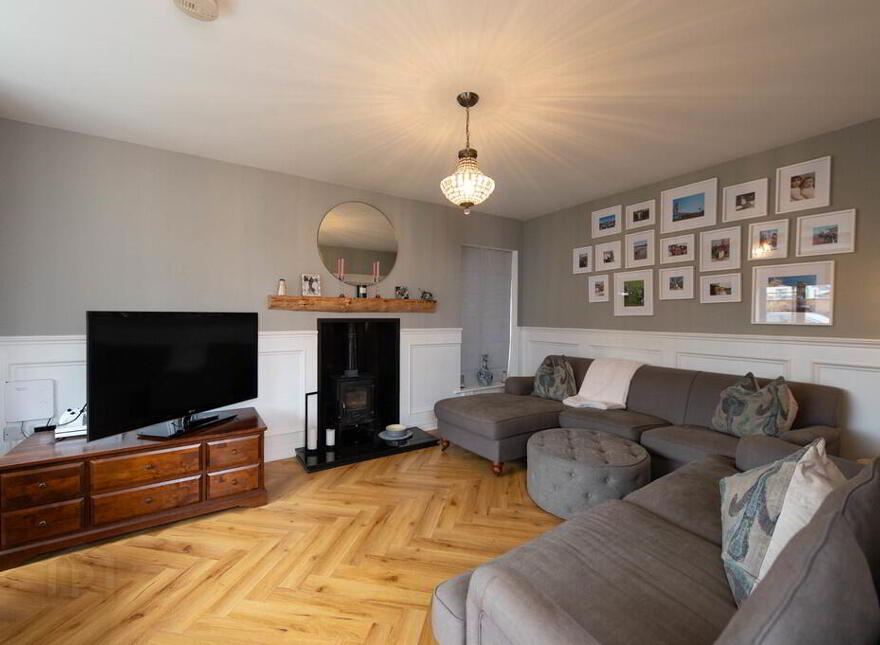 38 Chantry Gardens, Greenisland, Carrickfergus, BT38 8GE