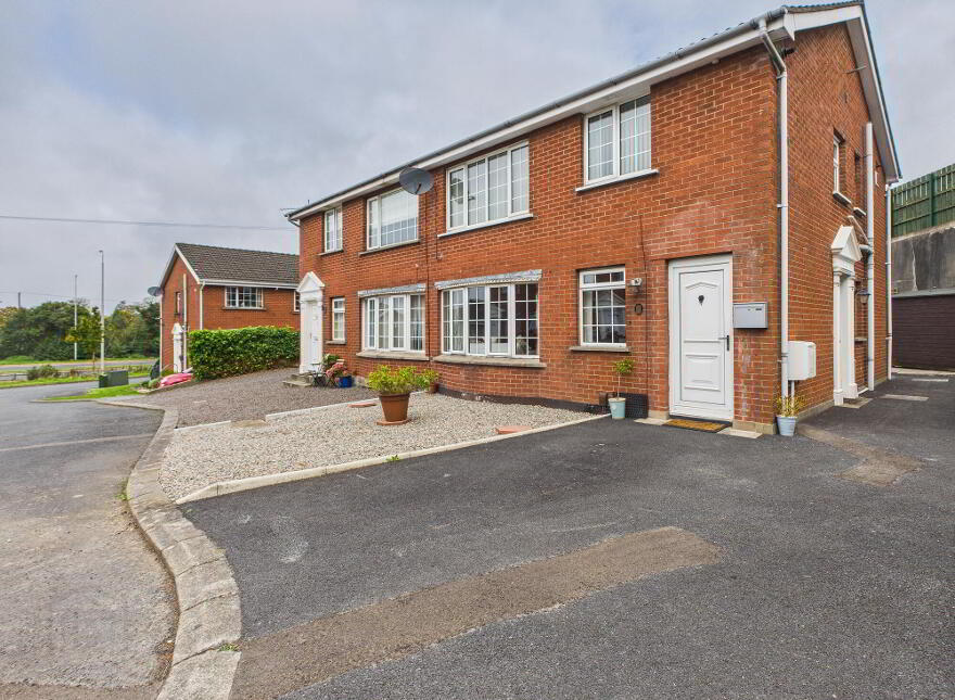 28 Strathearn Court, Holywood, BT18 9NR photo