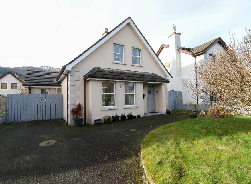 5 Tullybrannigan Way, Newcastle, BT33 0TJ